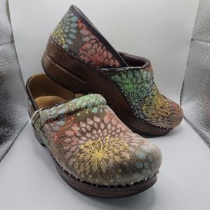 Dansko Vegan Pro 37 / 6.5 Multi Star Floral Brown